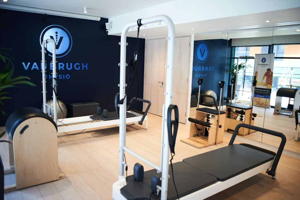 VANBRUGH SHOT 02 869
